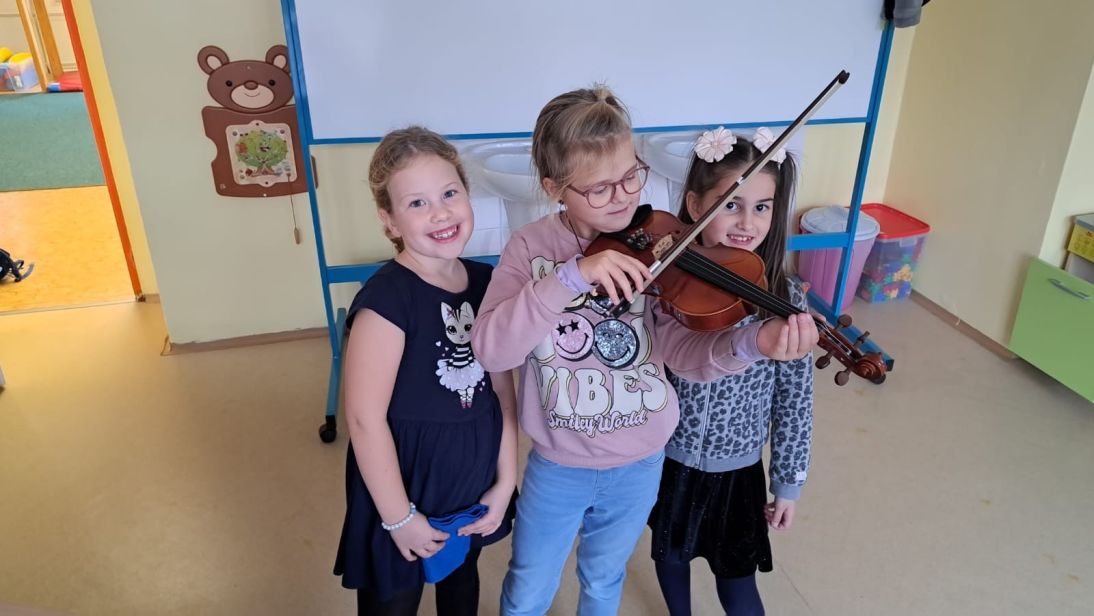 14ef94a1-6678-49e0-8b01-9e8f0455bd5a 14ef94a1-6678-49e0-8b01-9e8f0455bd5a